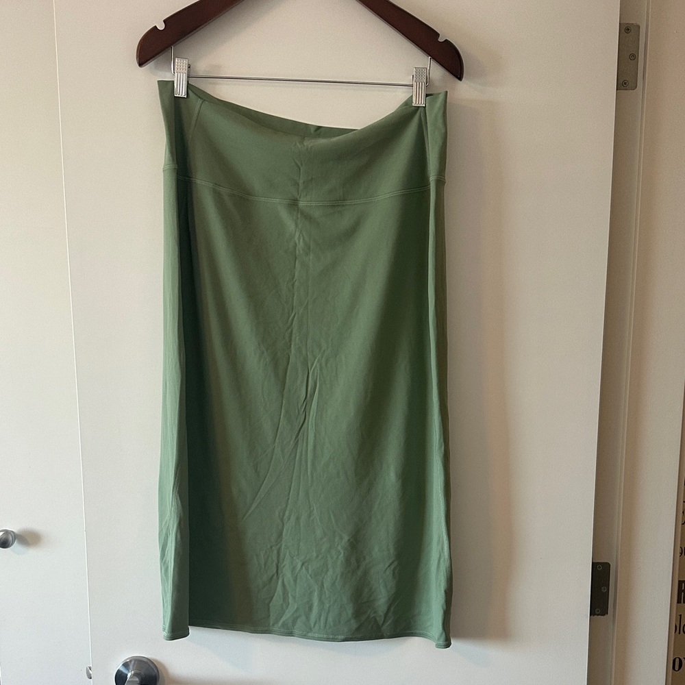 Lululemon NuLu High Rise Skirt XL